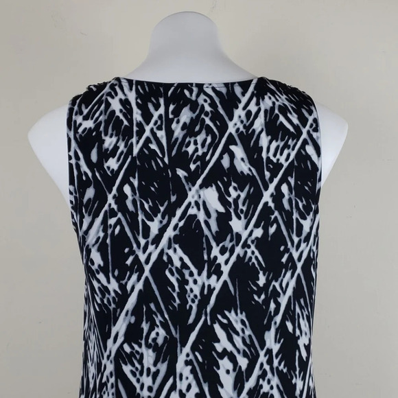 Kenneth Cole Black & White Draped Front Tank Top - Picture 9 of 12